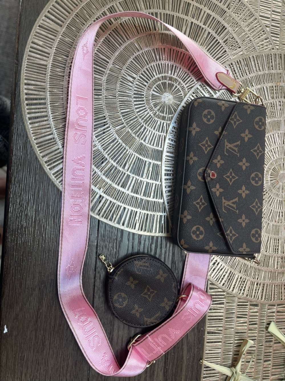 Louis Vuitton Monogram Envelope Clutch with Pink Accents - Picture 4 of 4